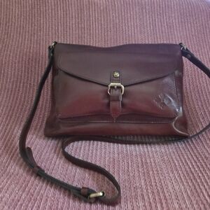 Patricia Nash Brown Leather Crossbody Bag with Classic Design